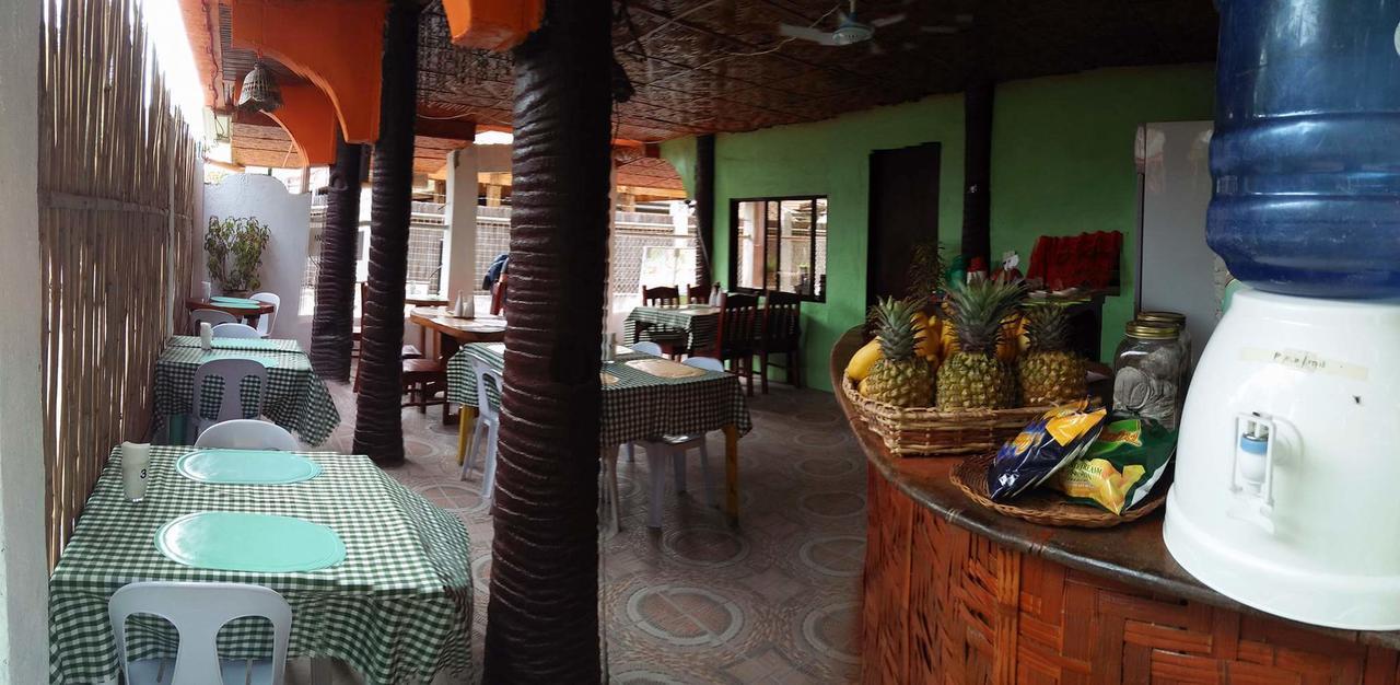 Guanna'S Place Room And Resto Bar Логон Экстерьер фото